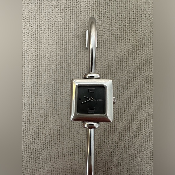 EUC Gucci Watch - Picture 2 of 15